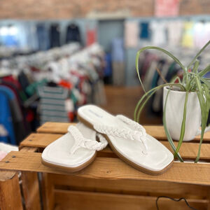 Pierre Dumas White Braided Strap Flat Sandals Size 10